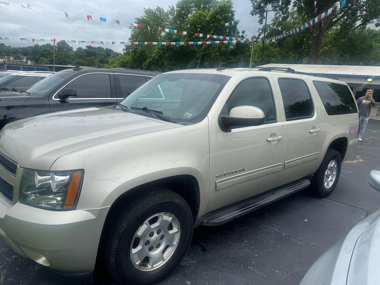 Chevrolet Suburban LS 1500 4WD 2013