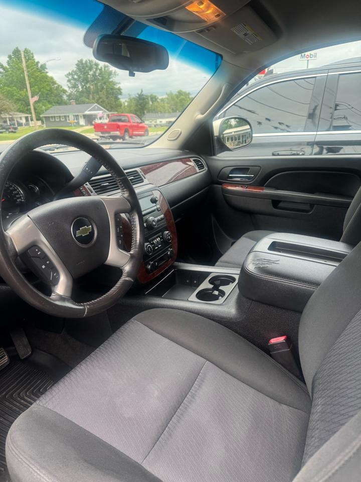 Chevrolet Suburban LS 1500 4WD 2013