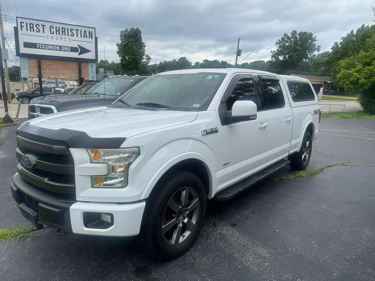 Ford F-150 4WD SuperCrew 145" Lariat 2015