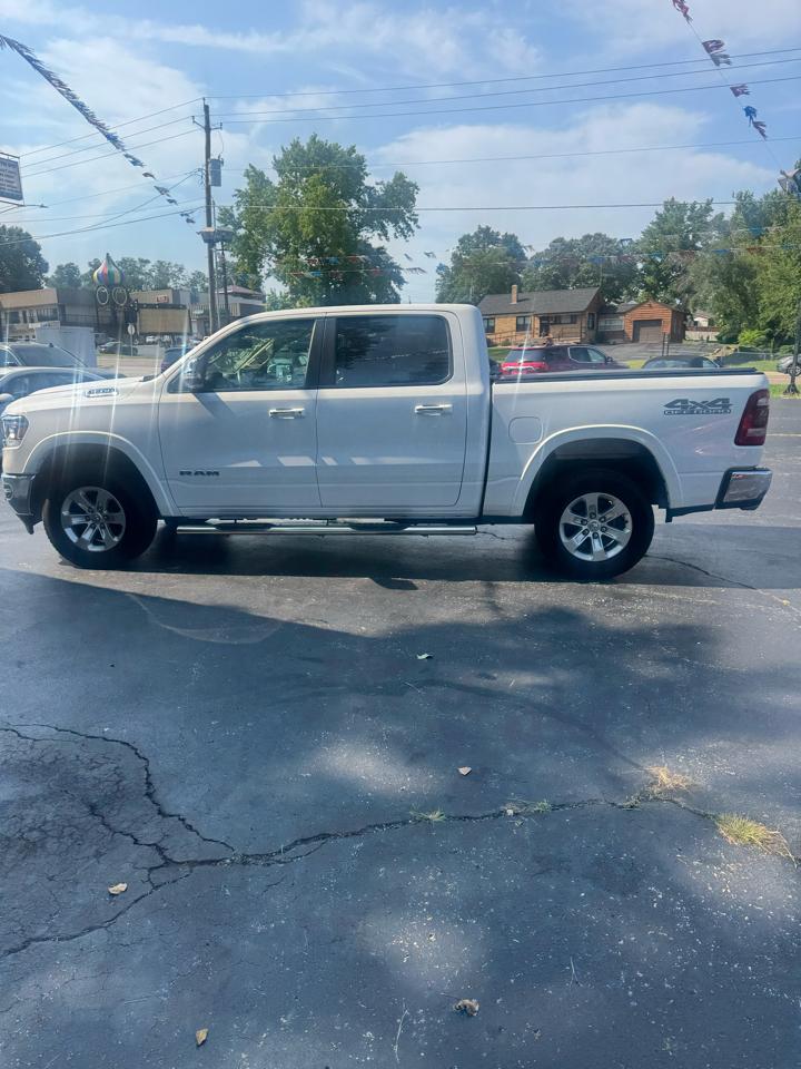 RAM 1500 Laramie Crew Cab SWB 4WD 2020