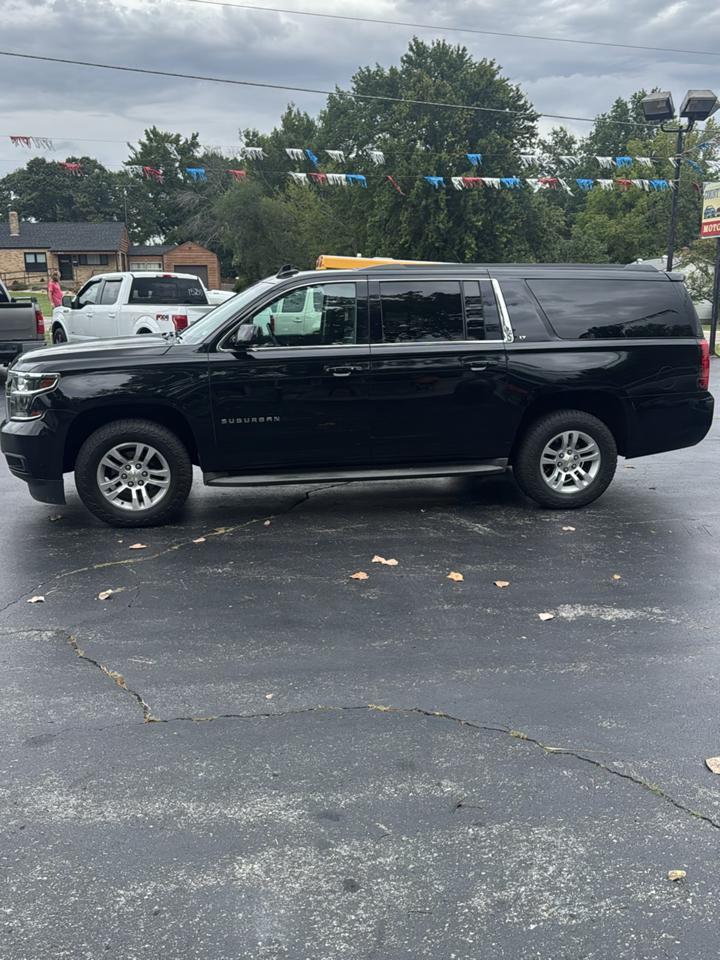 Chevrolet Suburban LT 1500 4WD 2015