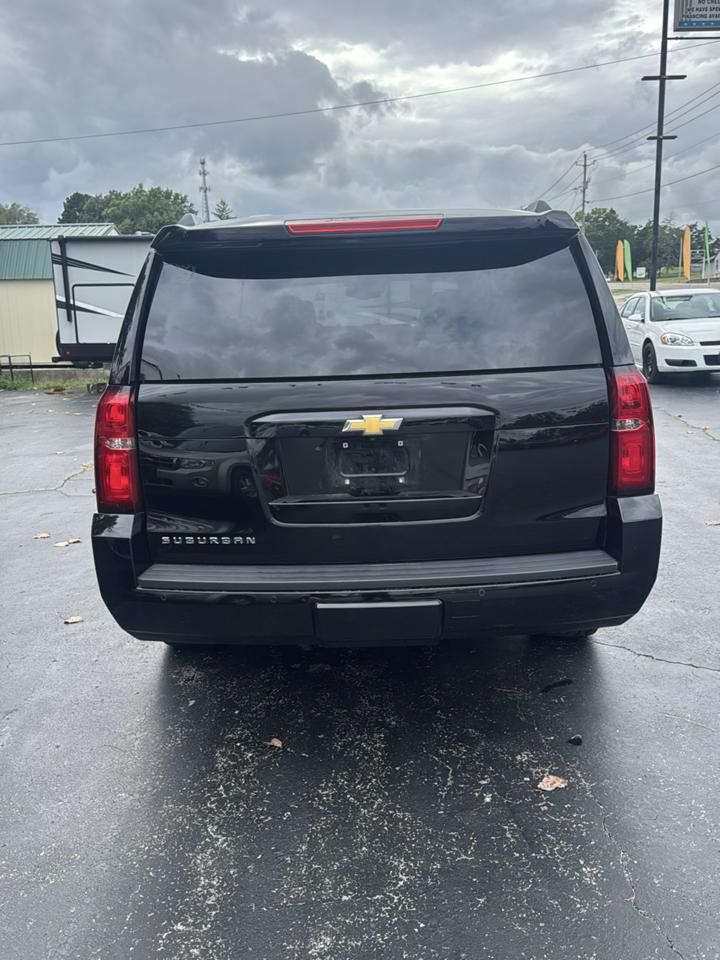 Chevrolet Suburban LT 1500 4WD 2015