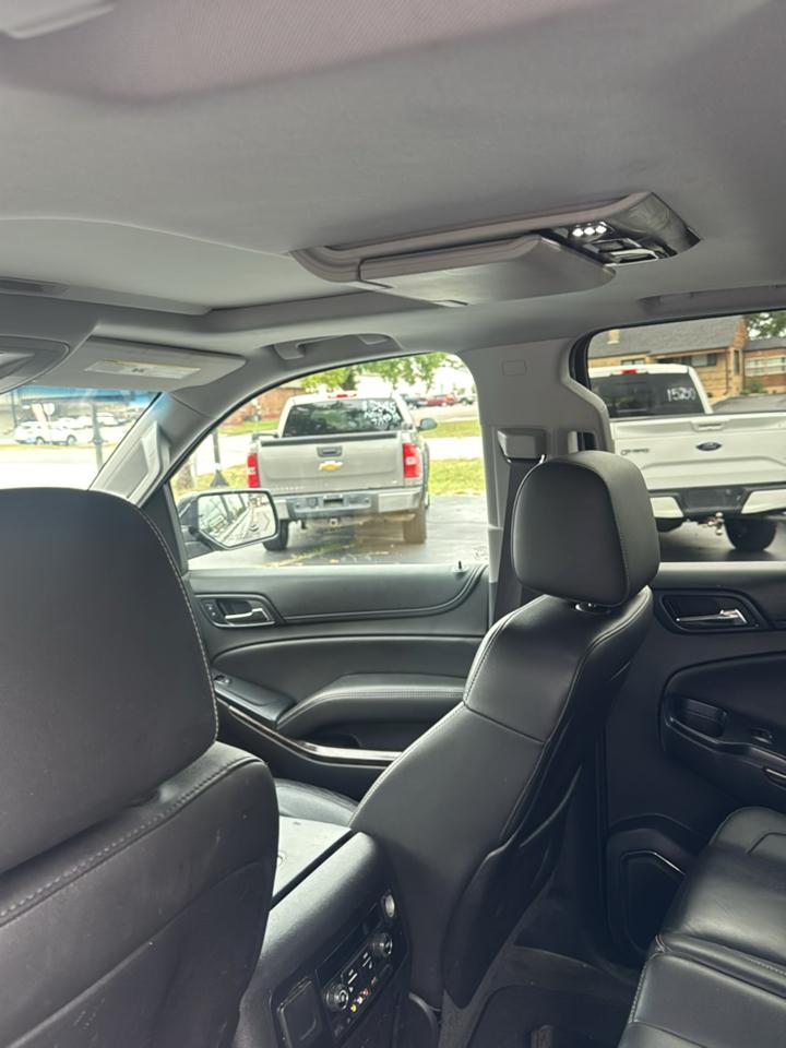 Chevrolet Suburban LT 1500 4WD 2015