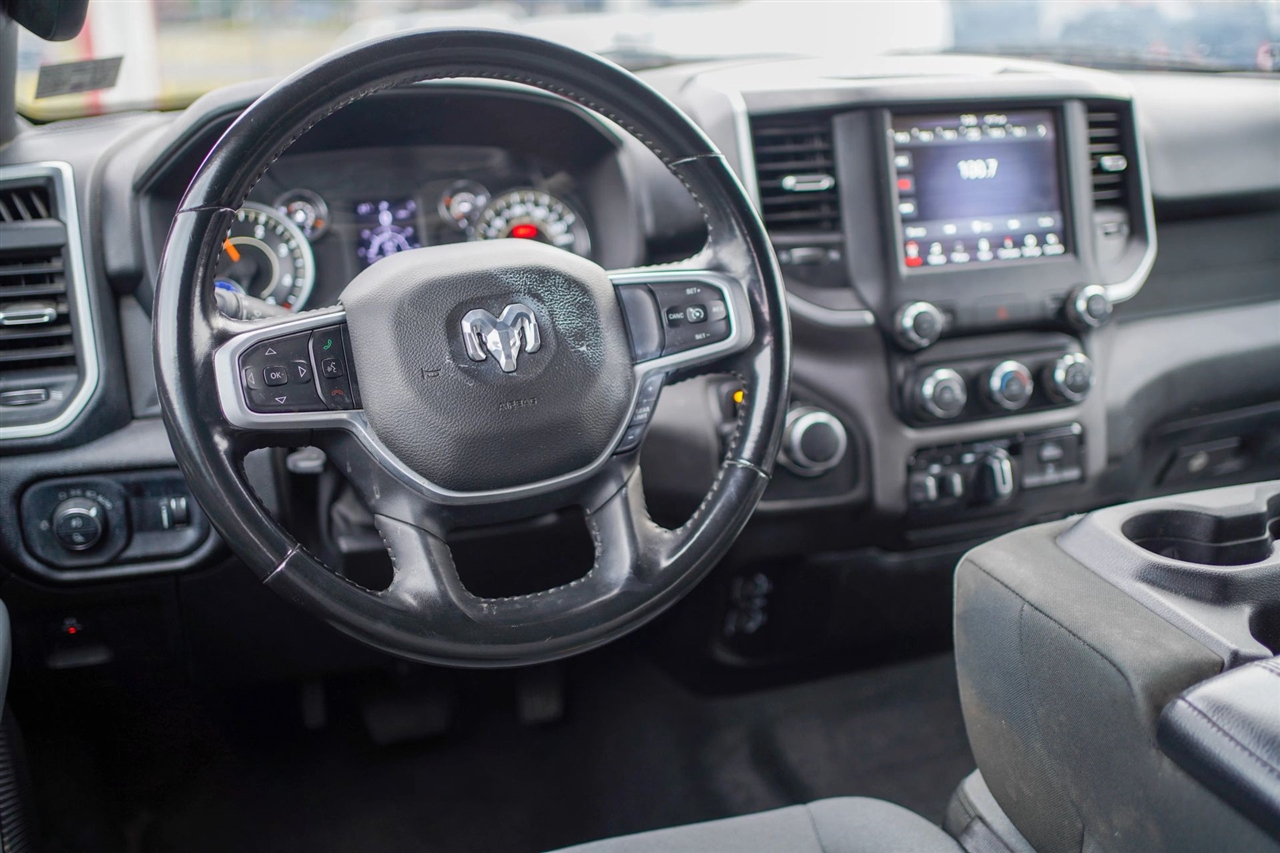 RAM 1500 Big Horn Crew Cab SWB 4WD 2021