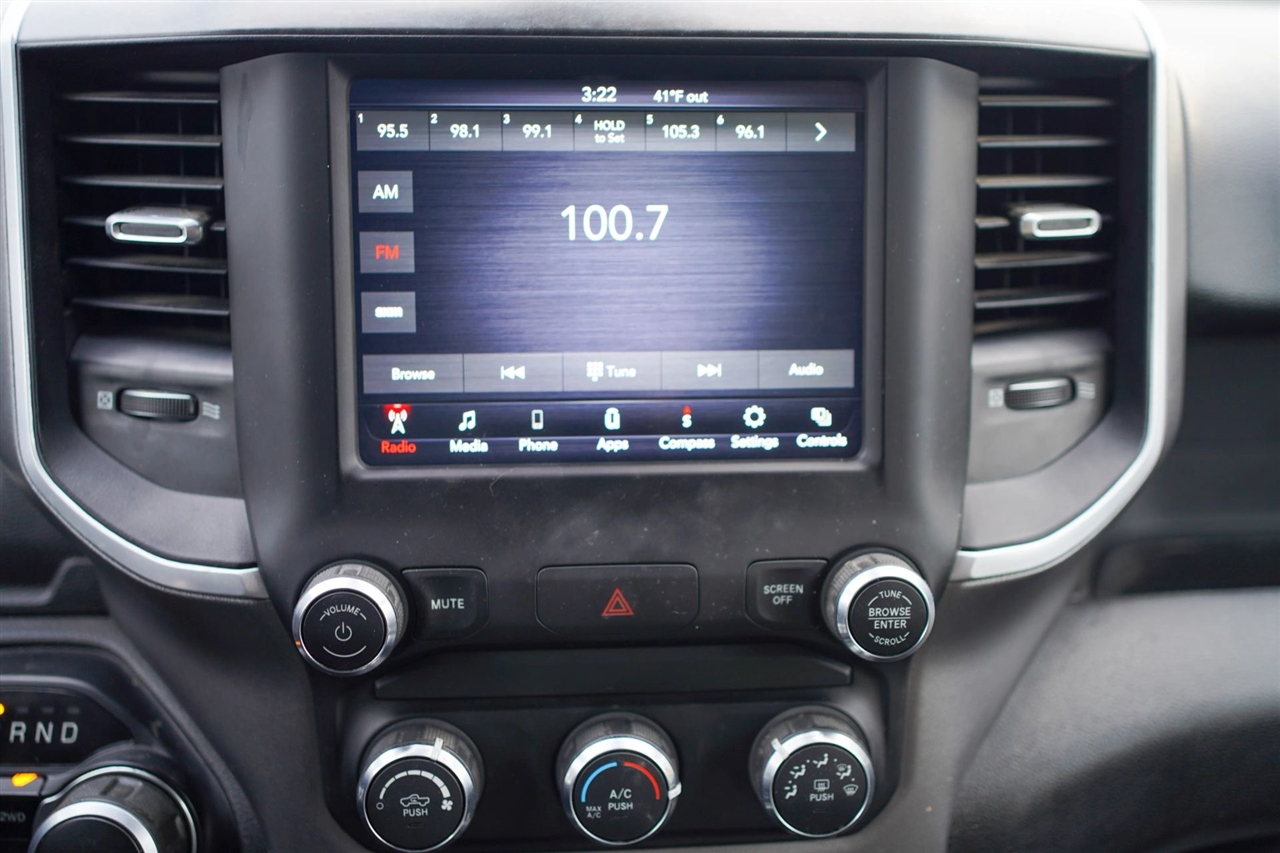 RAM 1500 Big Horn Crew Cab SWB 4WD 2021