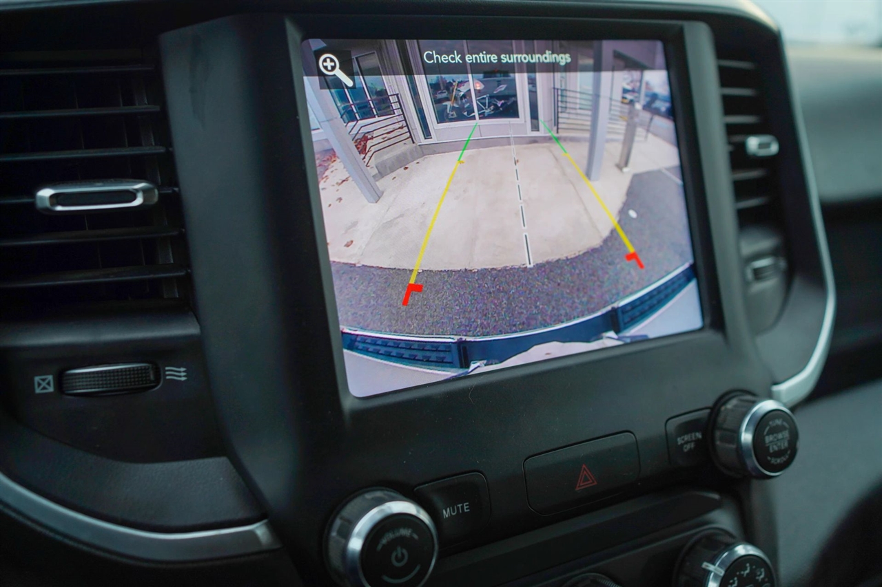 RAM 1500 Big Horn Crew Cab SWB 4WD 2021