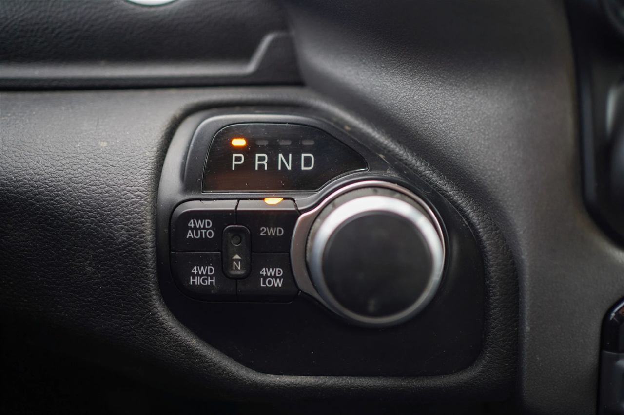 RAM 1500 Big Horn Crew Cab SWB 4WD 2021