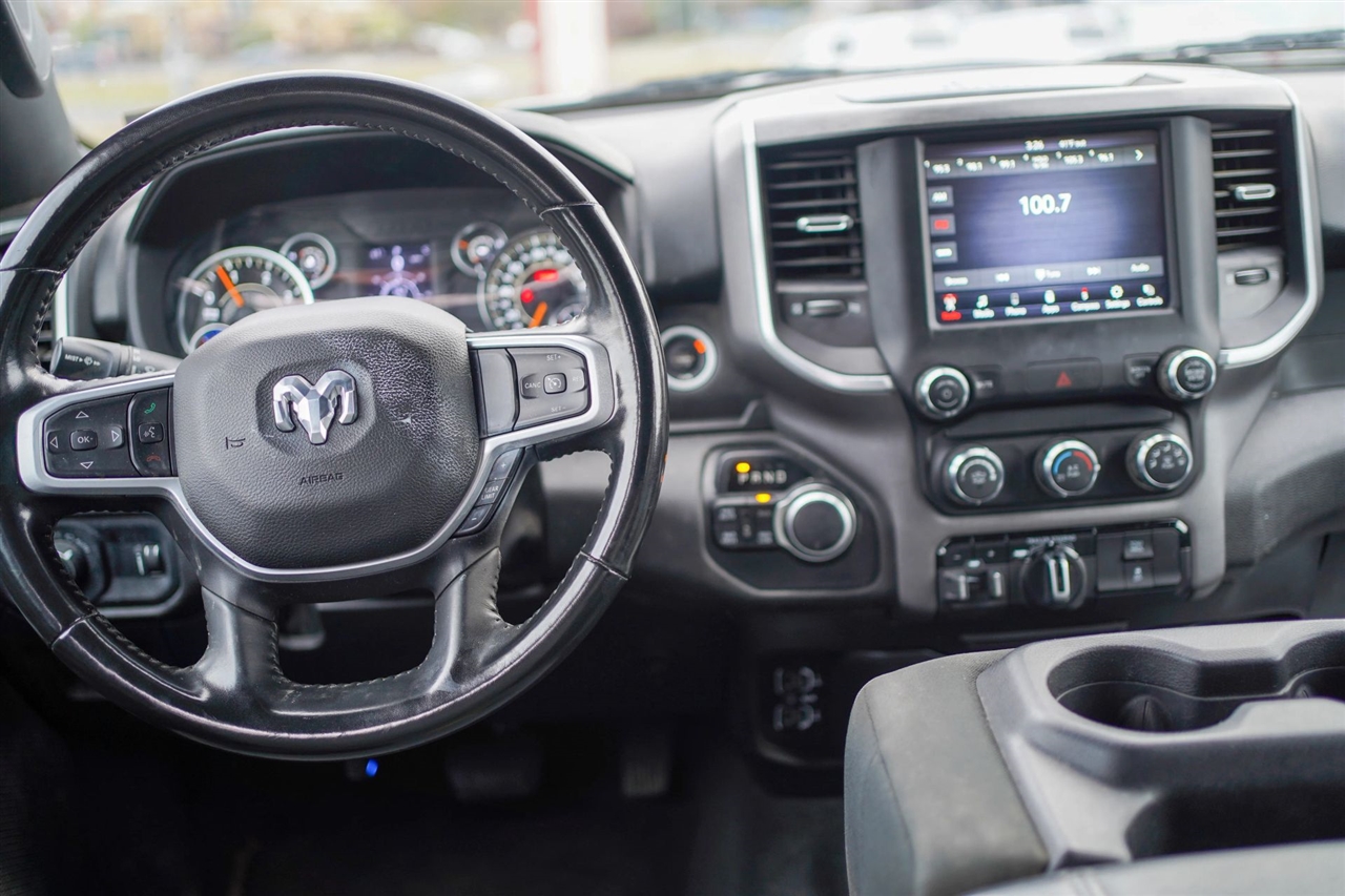 RAM 1500 Big Horn Crew Cab SWB 4WD 2021