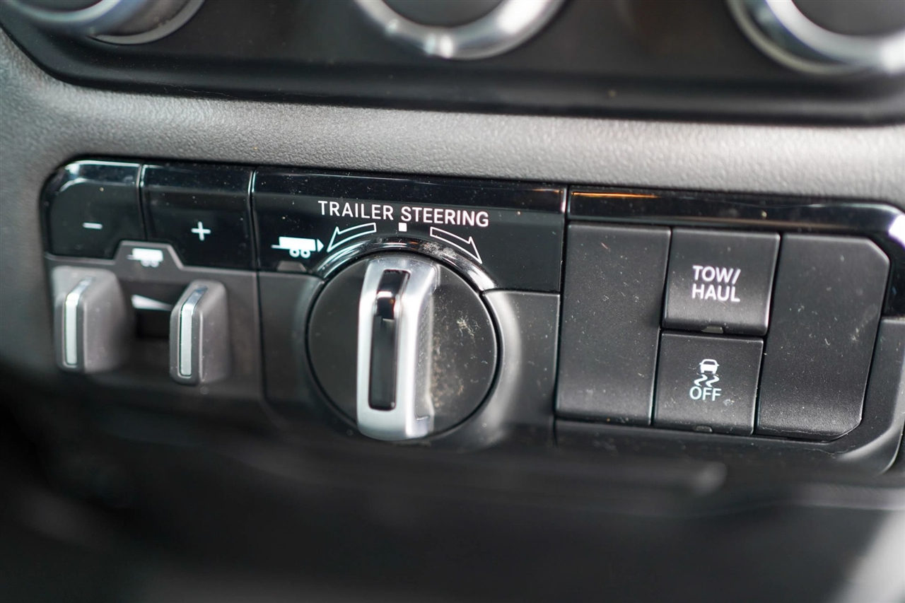 RAM 1500 Big Horn Crew Cab SWB 4WD 2021