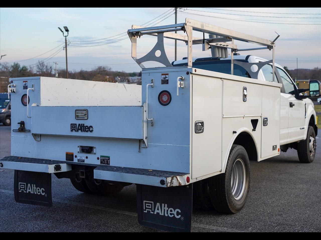 2022 Ford F-350 SD XL Crew Cab Long Bed DRW 4WD