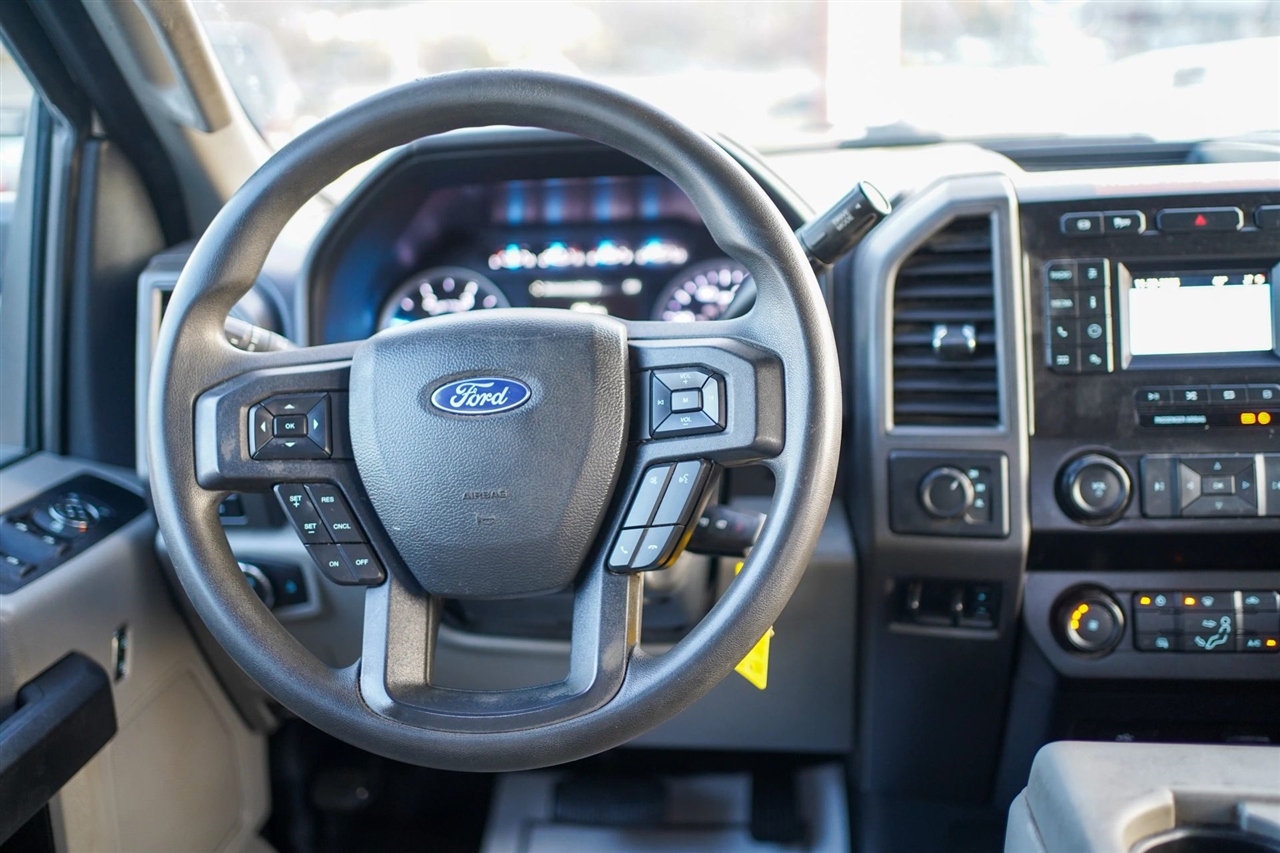 Ford F-350 SD XL Crew Cab Long Bed DRW 4WD 2022