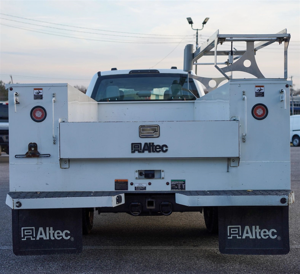 Ford F-350 SD XL Crew Cab Long Bed DRW 4WD 2022