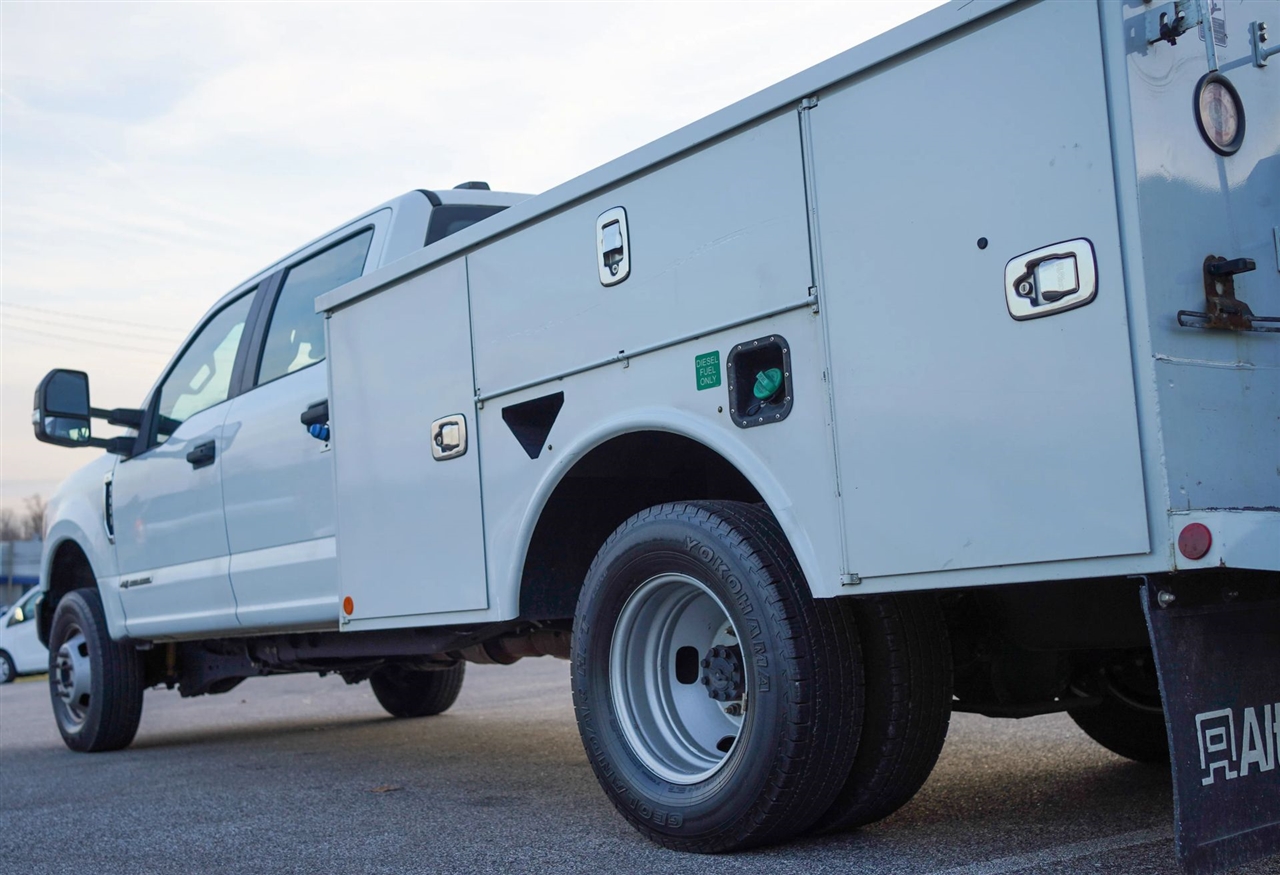 Ford F-350 SD XL Crew Cab Long Bed DRW 4WD 2022