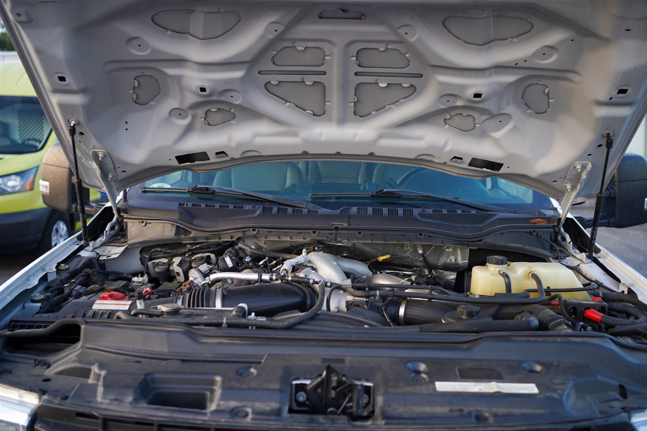 Ford F-350 SD XL Crew Cab Long Bed DRW 4WD 2022