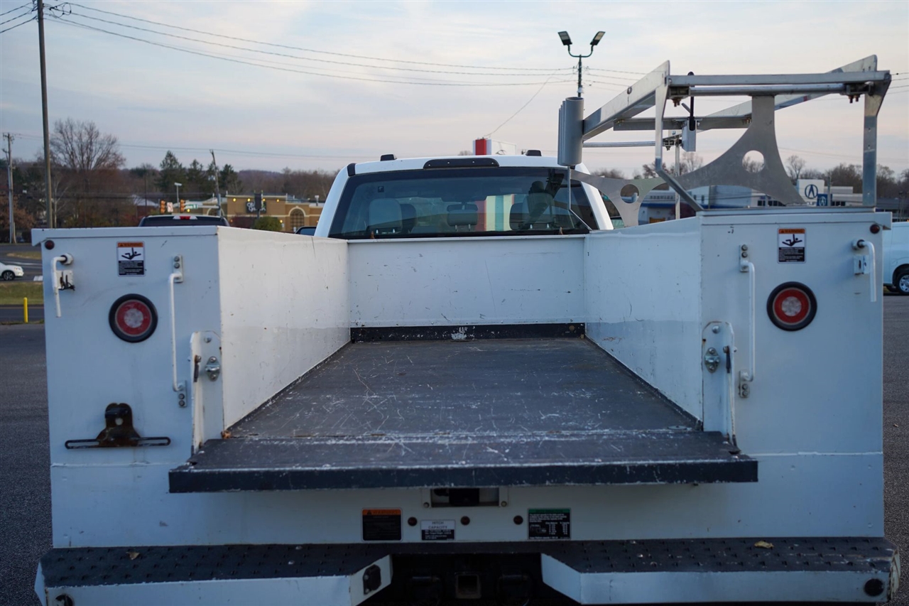 Ford F-350 SD XL Crew Cab Long Bed DRW 4WD 2022