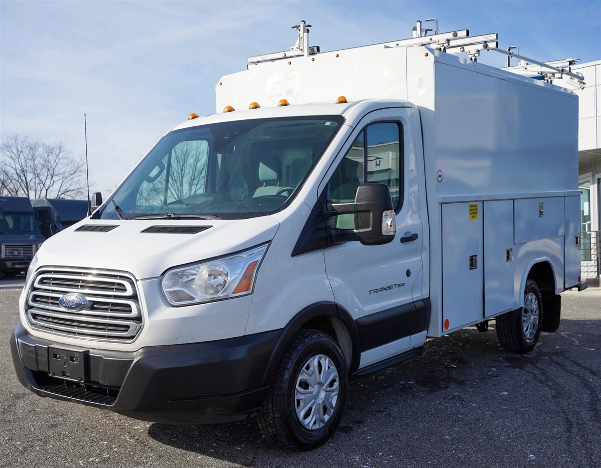 2019 Ford Transit Cutaway Base's photo