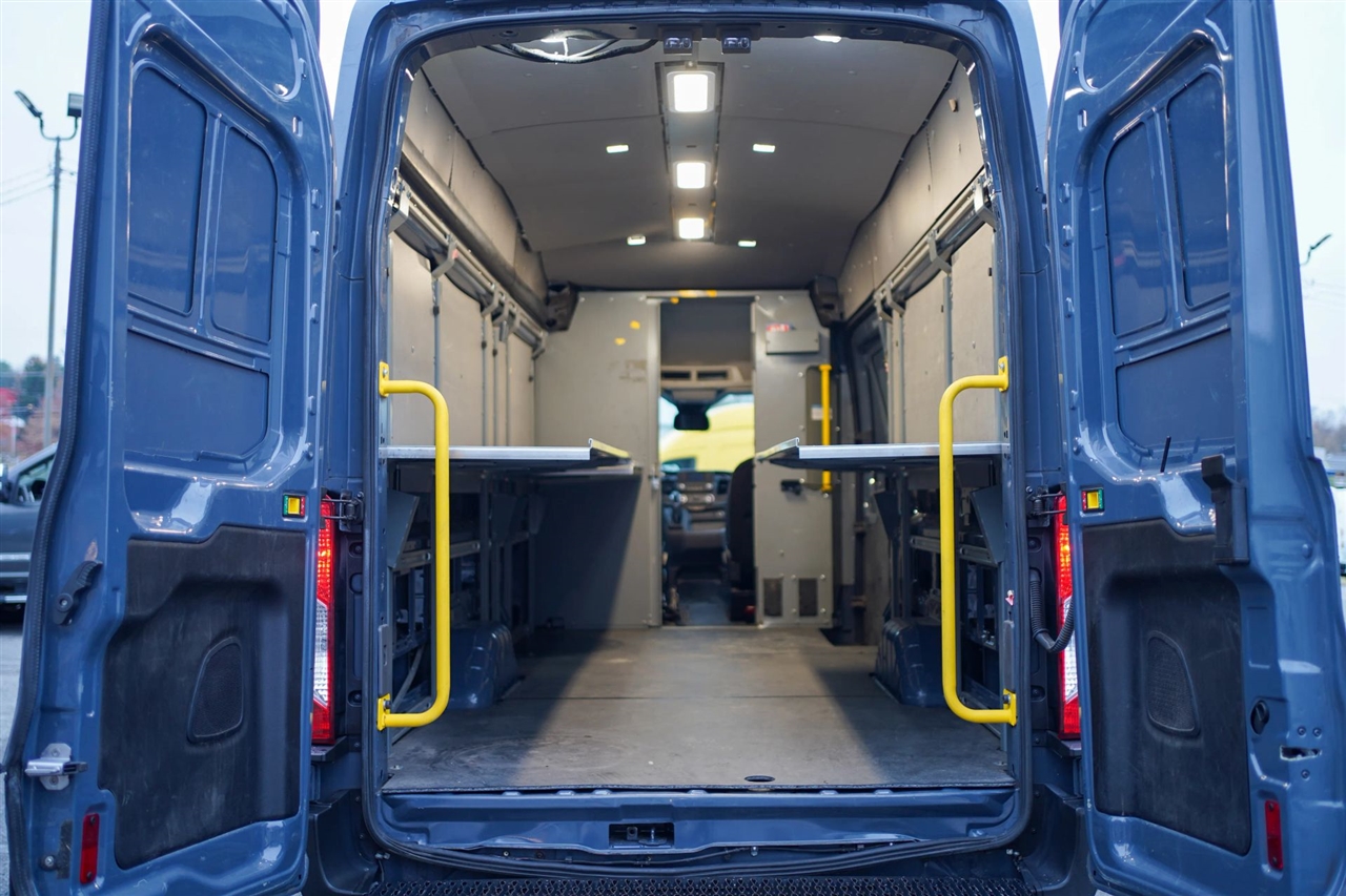 Ford Transit 250 Van High Roof w/Sliding Pass. 148-in. WB EL 2020