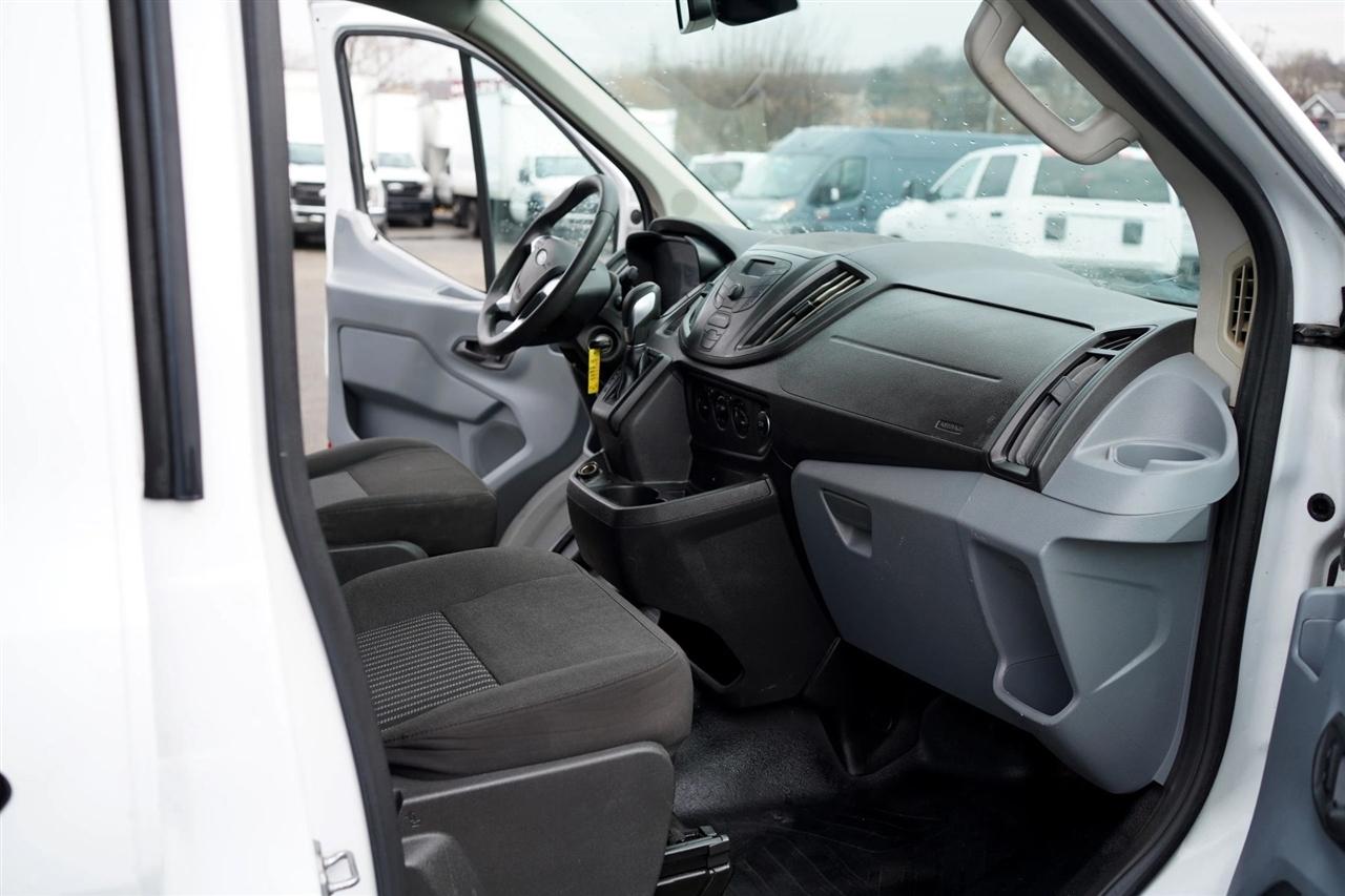 Ford Transit 250 Van Low Roof w/Sliding Pass. 130-in. WB 2017