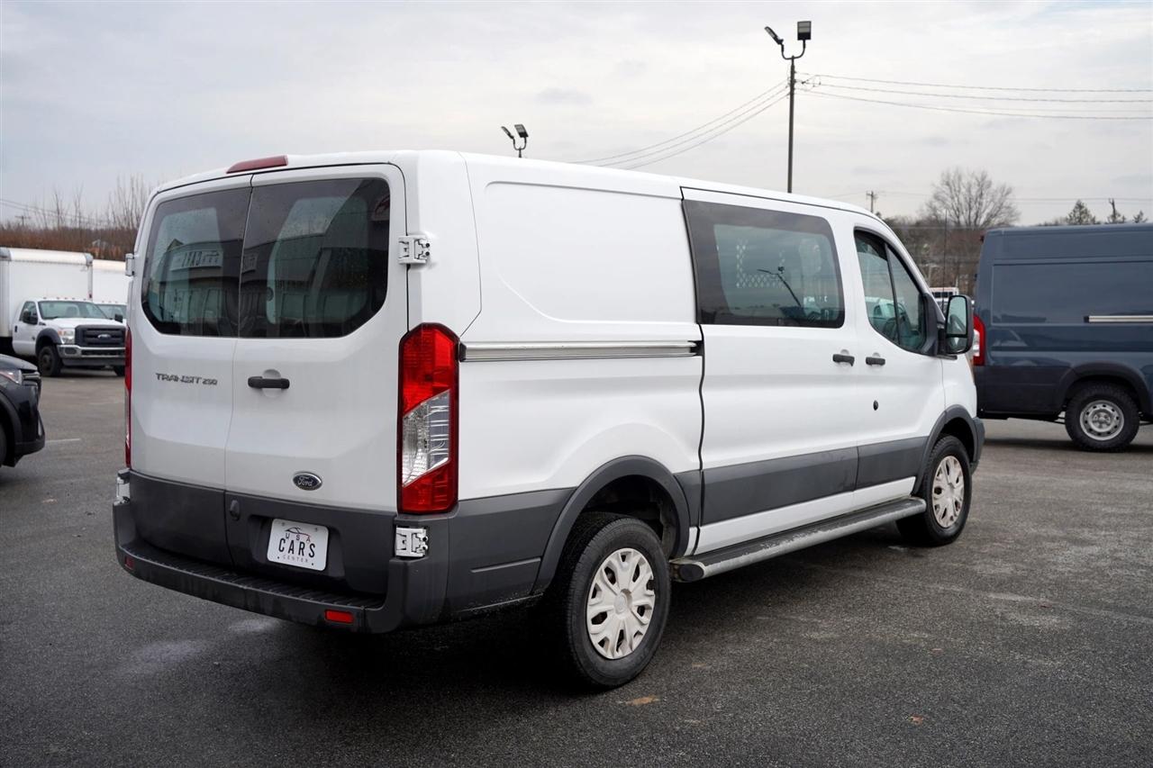 Ford Transit 250 Van Low Roof w/Sliding Pass. 130-in. WB 2017