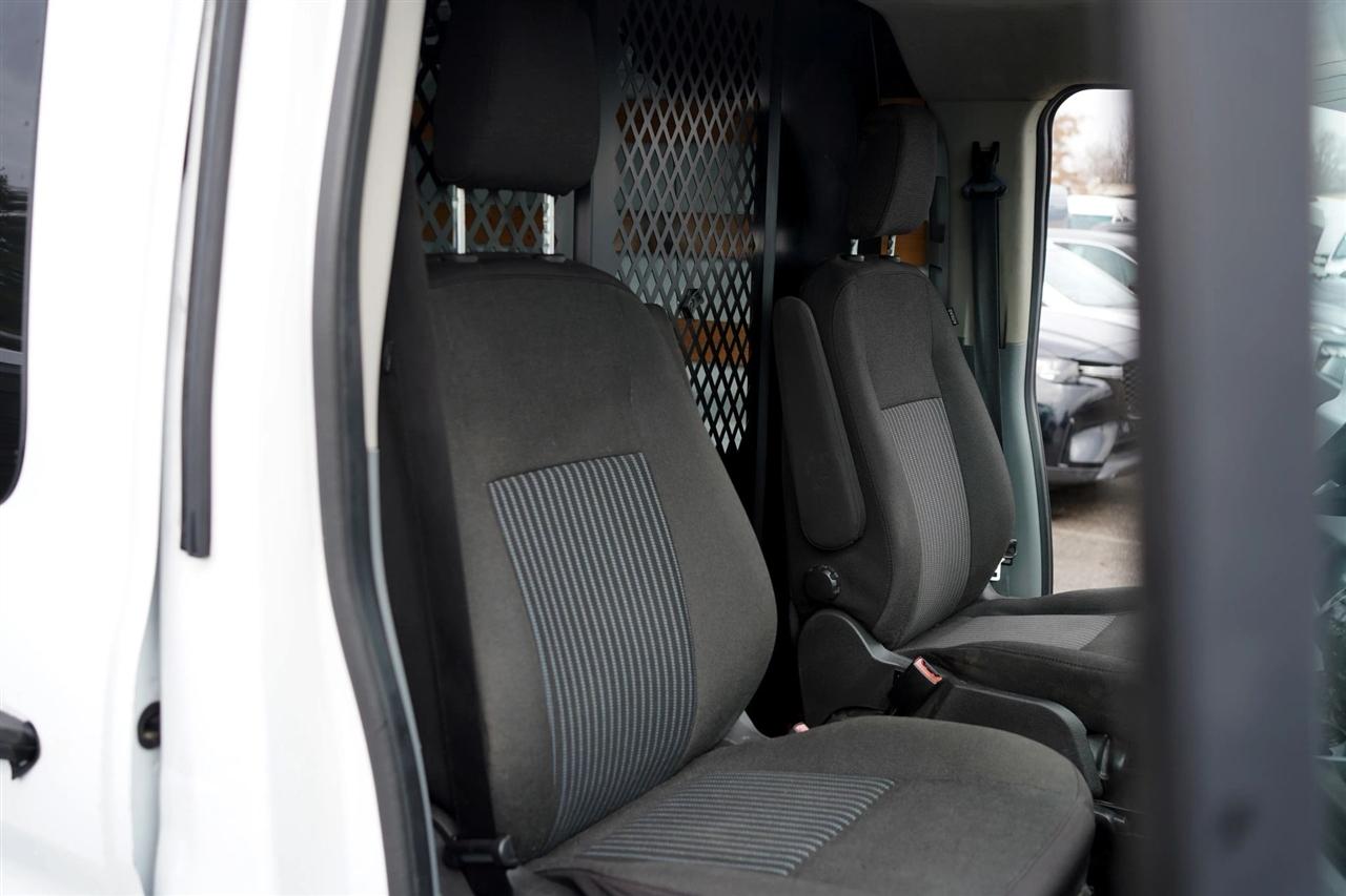 Ford Transit 250 Van Low Roof w/Sliding Pass. 130-in. WB 2017