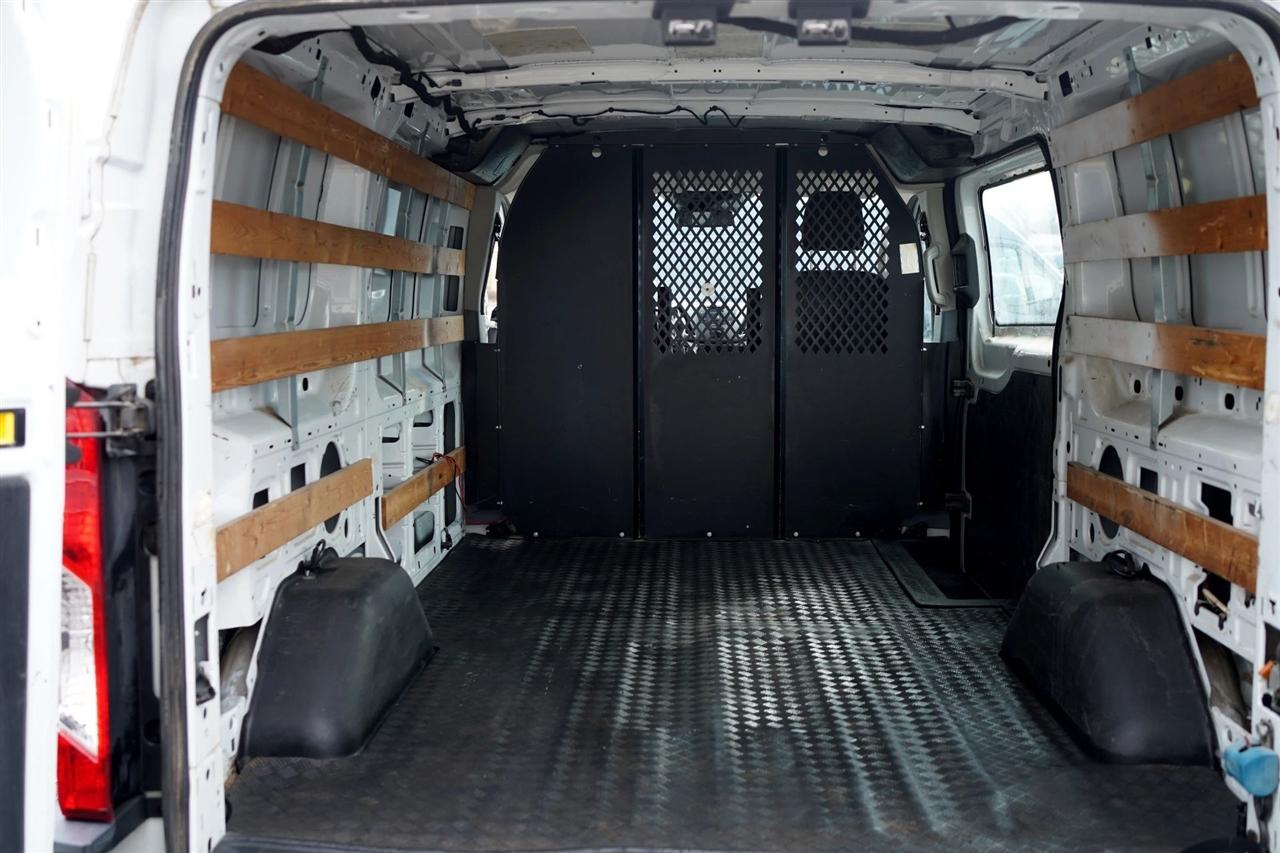 Ford Transit 250 Van Low Roof w/Sliding Pass. 130-in. WB 2017