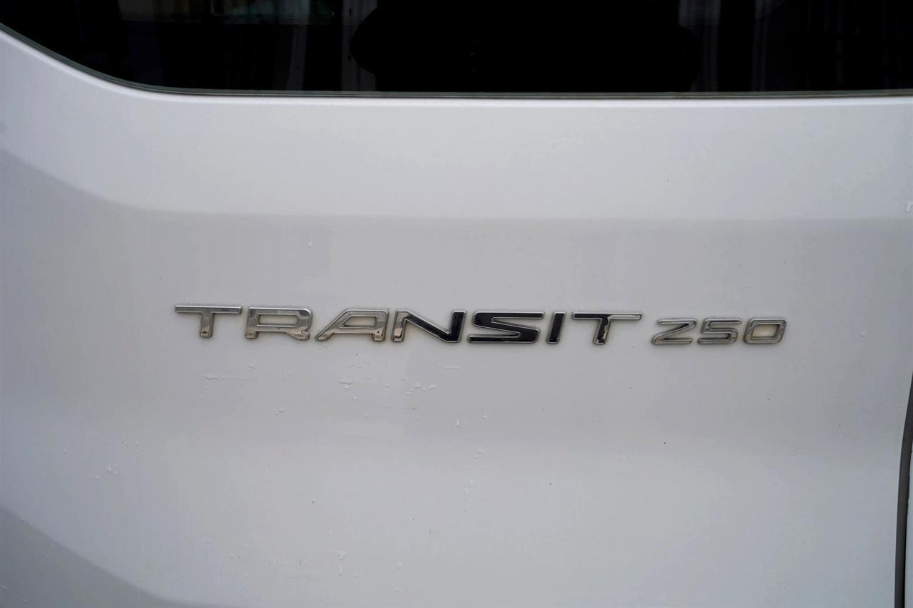 Ford Transit 250 Van Low Roof w/Sliding Pass. 130-in. WB 2017