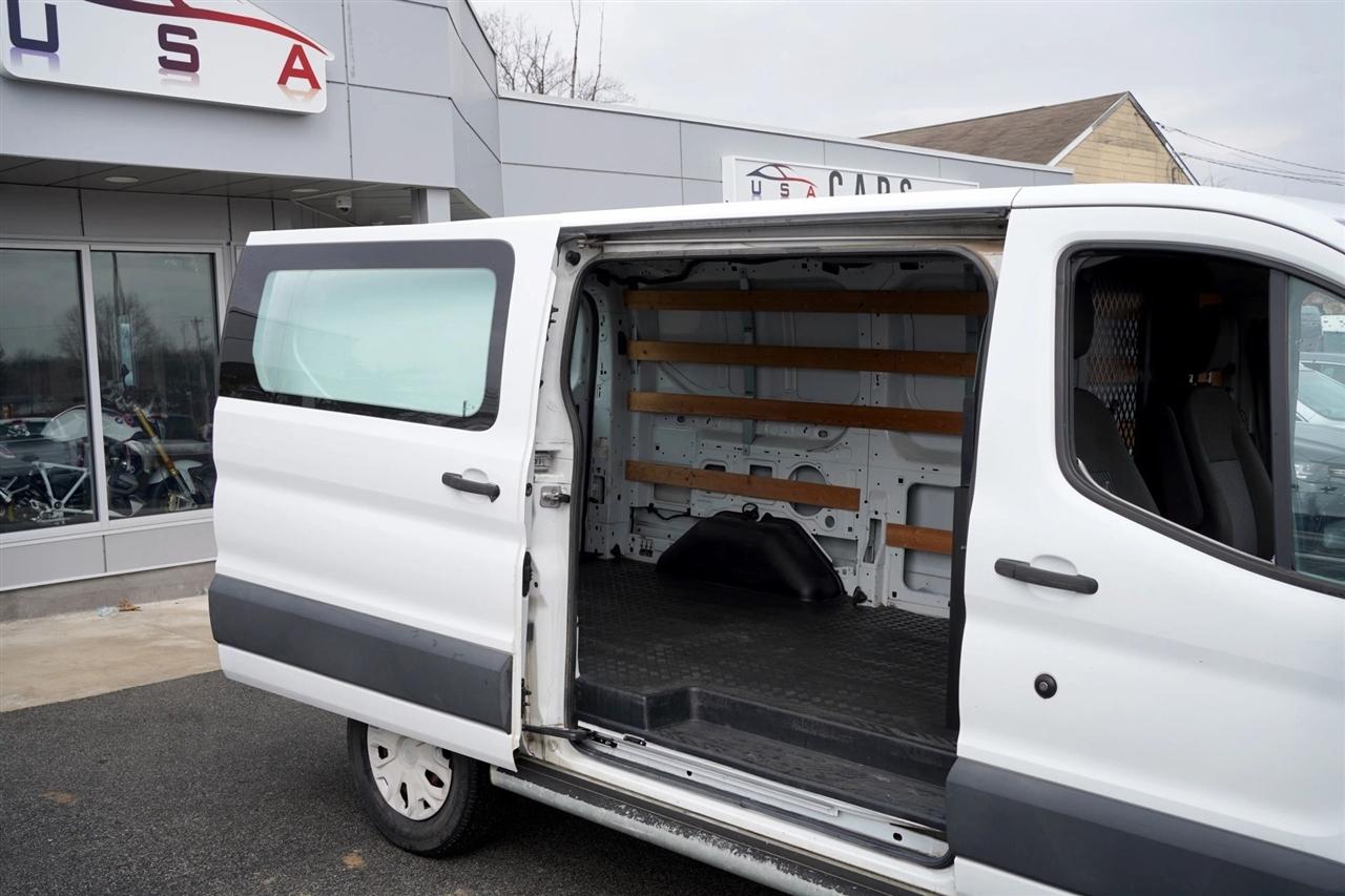 Ford Transit 250 Van Low Roof w/Sliding Pass. 130-in. WB 2017