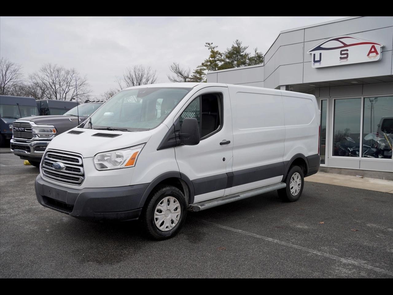 Ford Transit 250 Van Low Roof w/Sliding Pass. 130-in. WB 2017