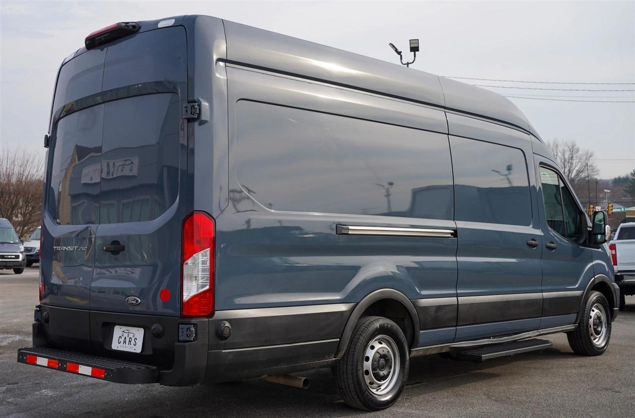 Ford Transit 250 Van High Roof w/Sliding Pass. 148-in. WB EL 2020