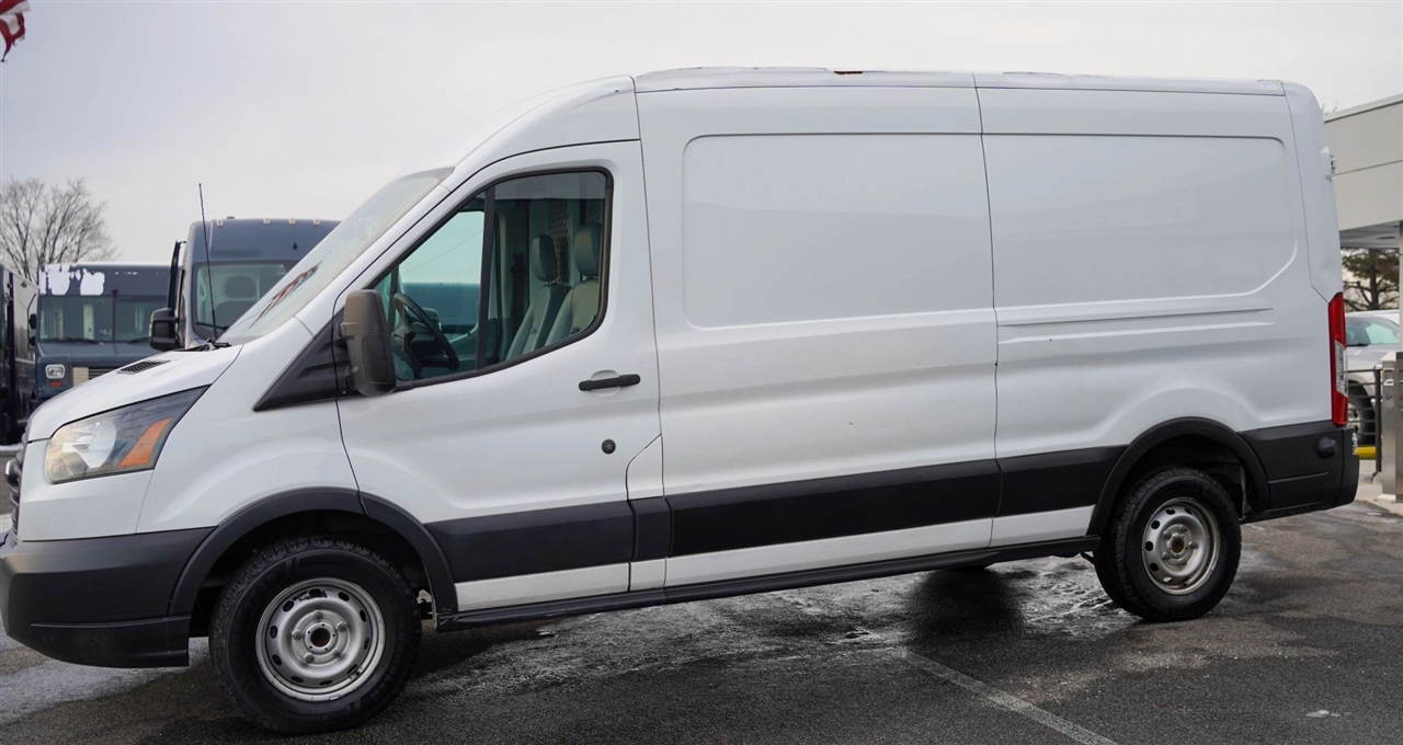 Ford Transit 350 Van Med. Roof w/Sliding Pass. 148-in. WB 2018