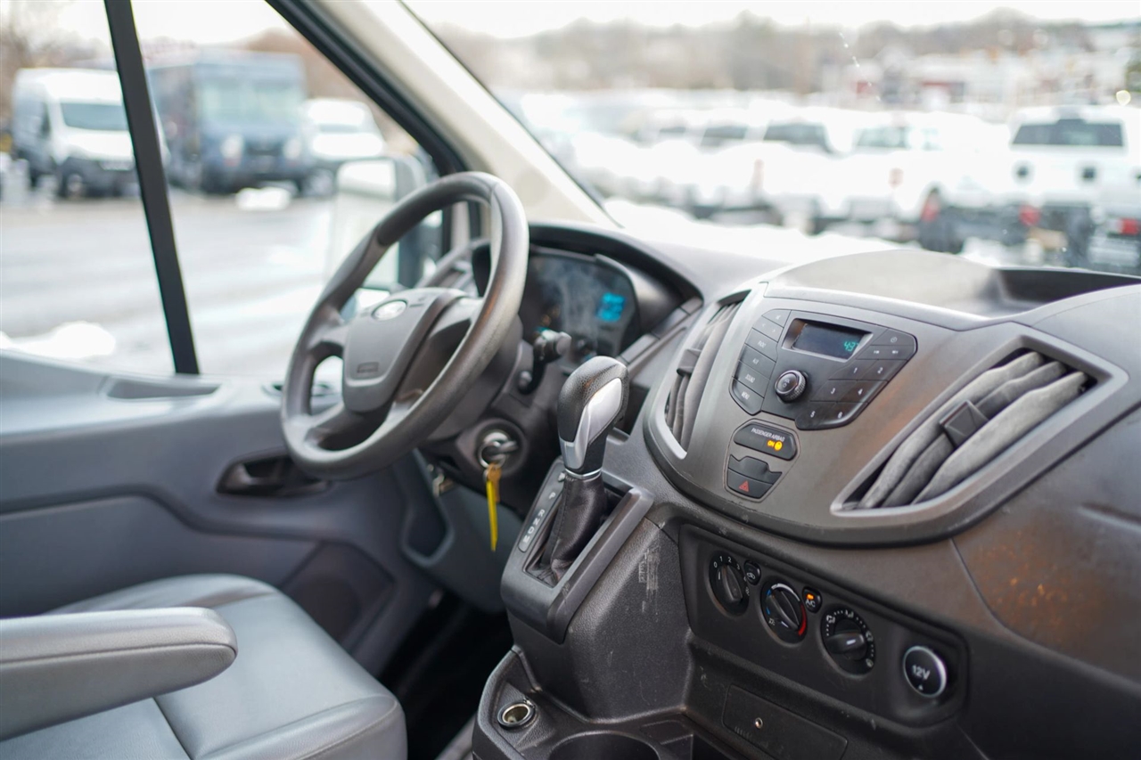 Ford Transit 350 Van Med. Roof w/Sliding Pass. 148-in. WB 2018