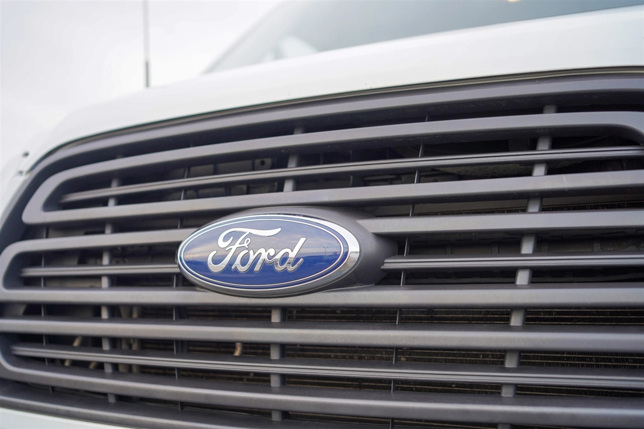 Ford Transit 350 Van Med. Roof w/Sliding Pass. 148-in. WB 2018