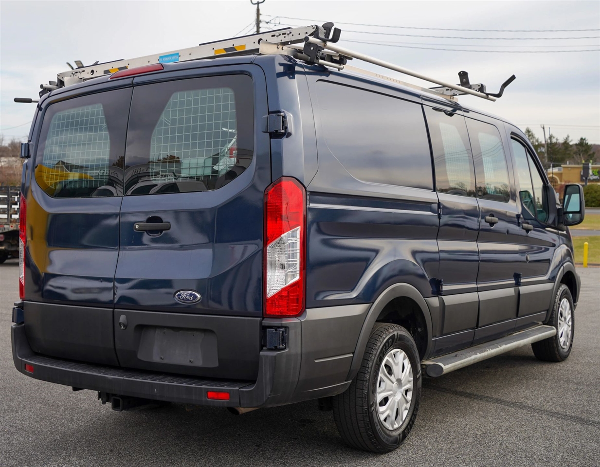 Ford Transit 250 Van Low Roof 60/40 Pass.130-in. WB 2019