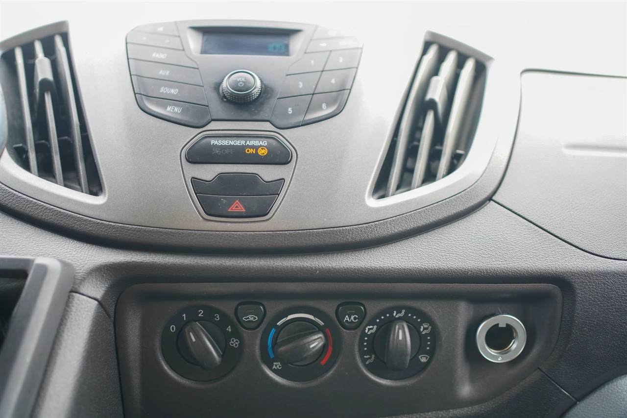 Ford Transit 250 Van Low Roof 60/40 Pass.130-in. WB 2019