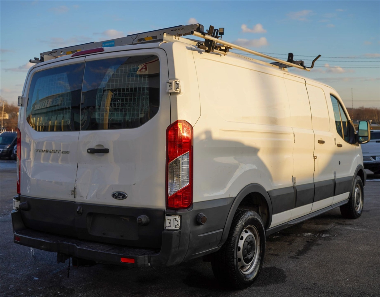 Ford Transit 250 Van Low Roof 60/40 Pass. 148-in. WB 2018