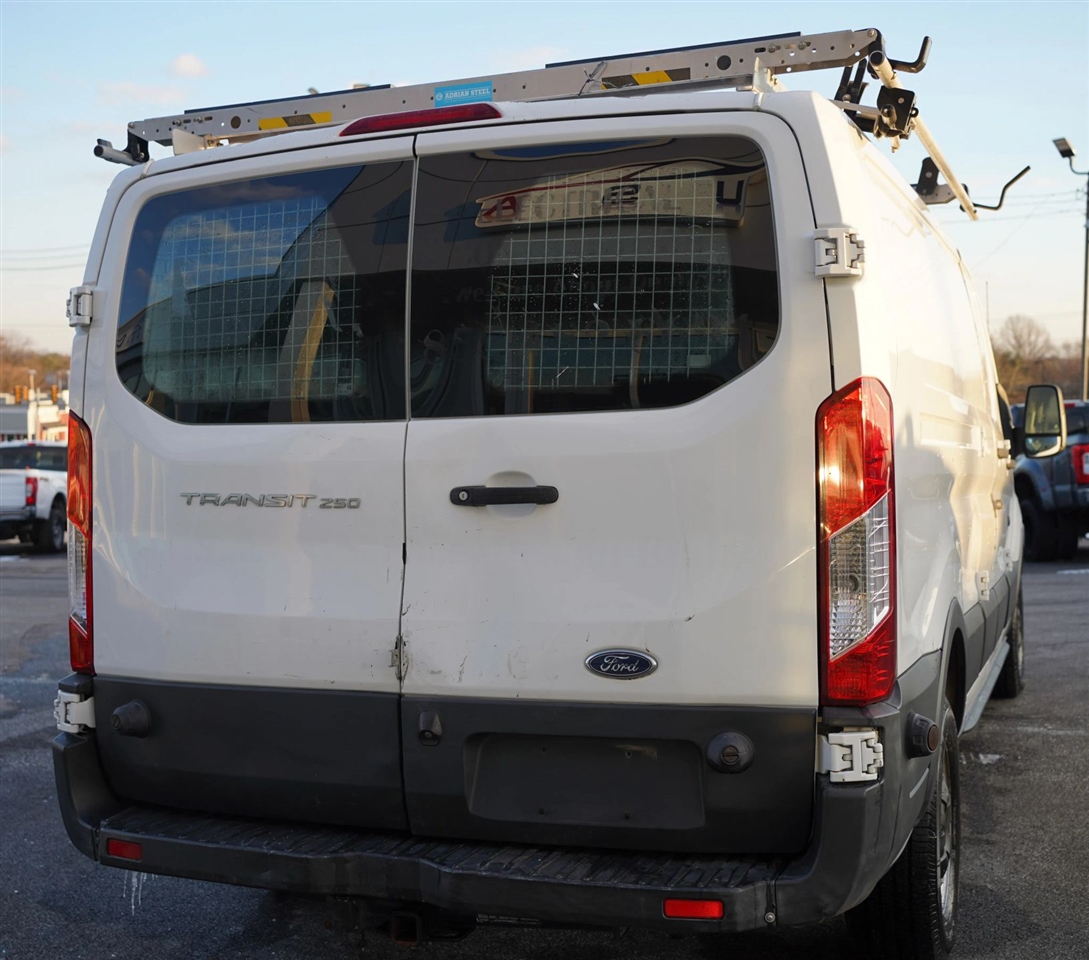 Ford Transit 250 Van Low Roof 60/40 Pass. 148-in. WB 2018