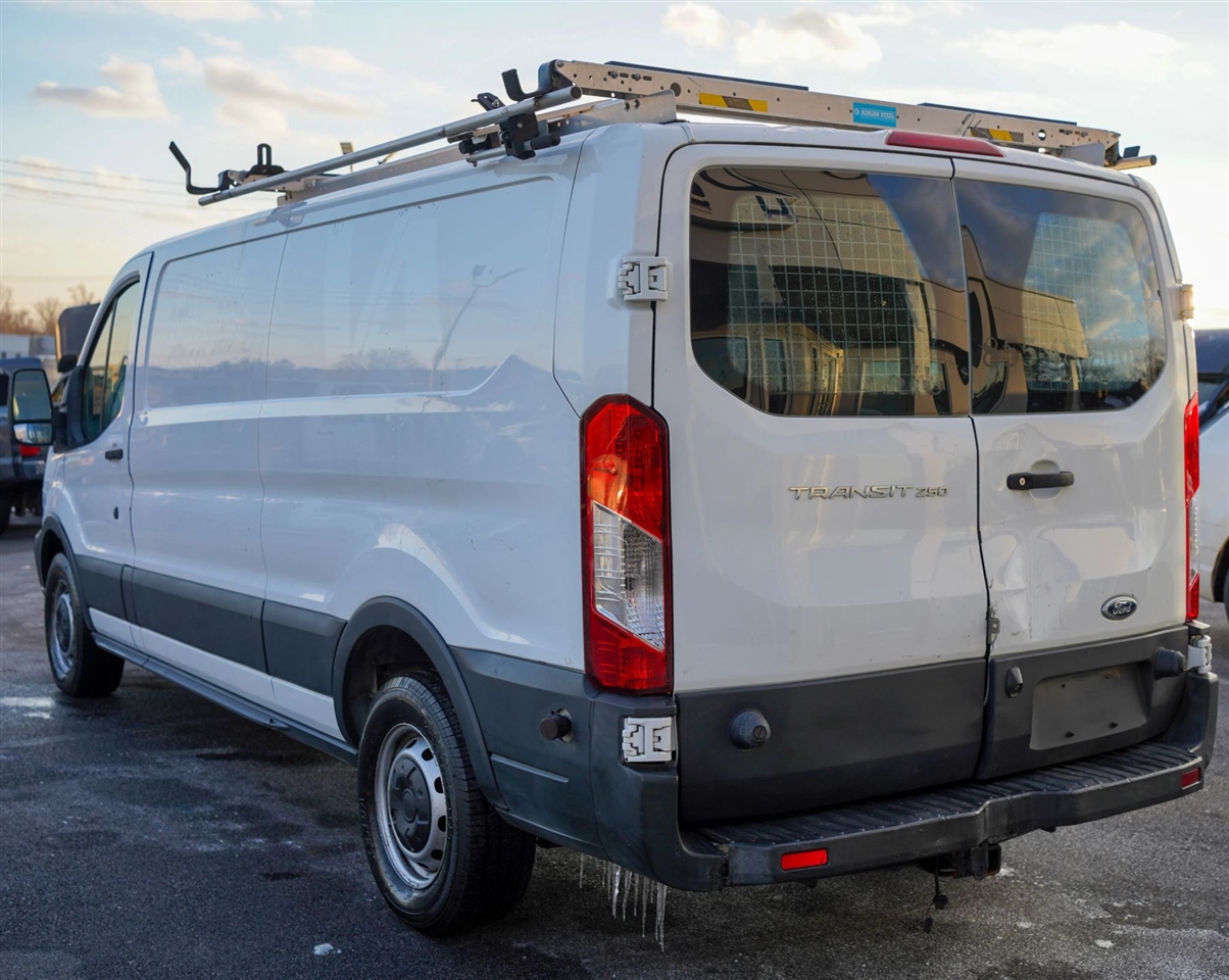 Ford Transit 250 Van Low Roof 60/40 Pass. 148-in. WB 2018