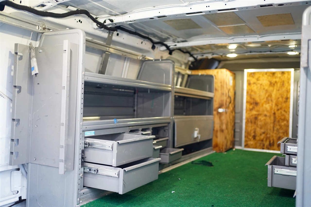 Ford Transit 250 Van Low Roof 60/40 Pass. 148-in. WB 2018