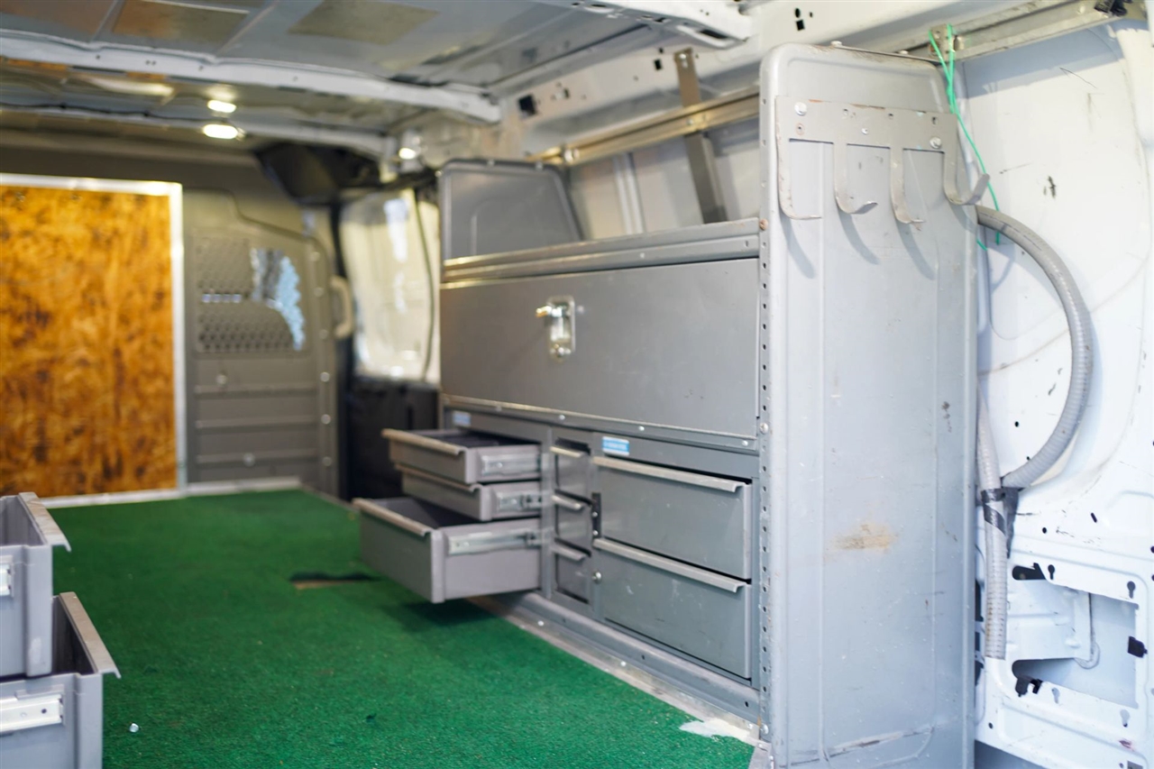 Ford Transit 250 Van Low Roof 60/40 Pass. 148-in. WB 2018