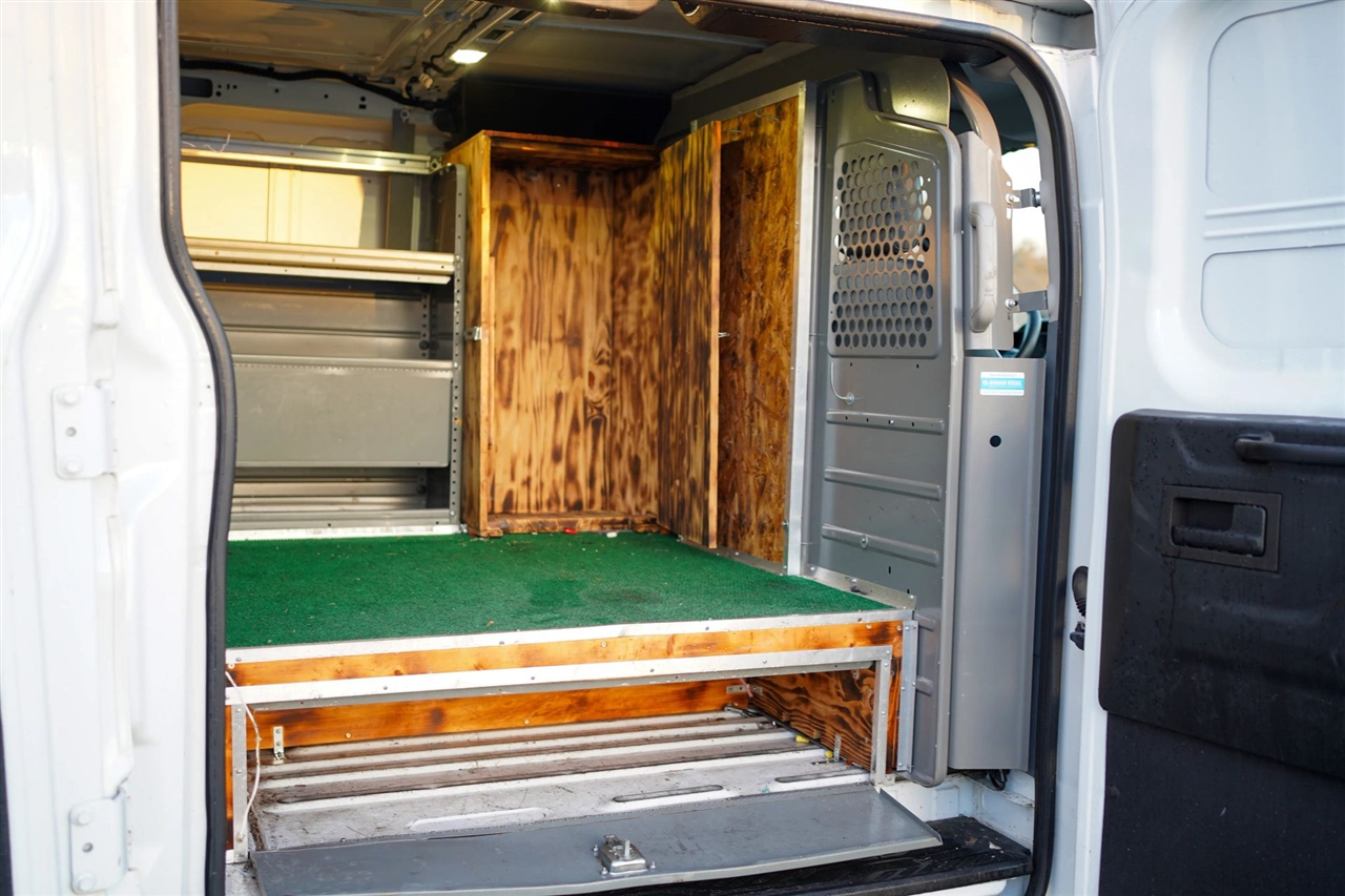 Ford Transit 250 Van Low Roof 60/40 Pass. 148-in. WB 2018