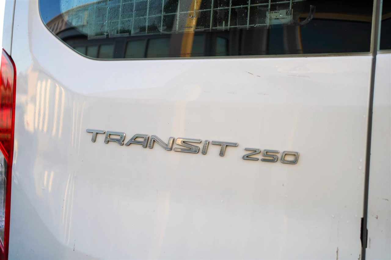 Ford Transit 250 Van Low Roof 60/40 Pass. 148-in. WB 2018