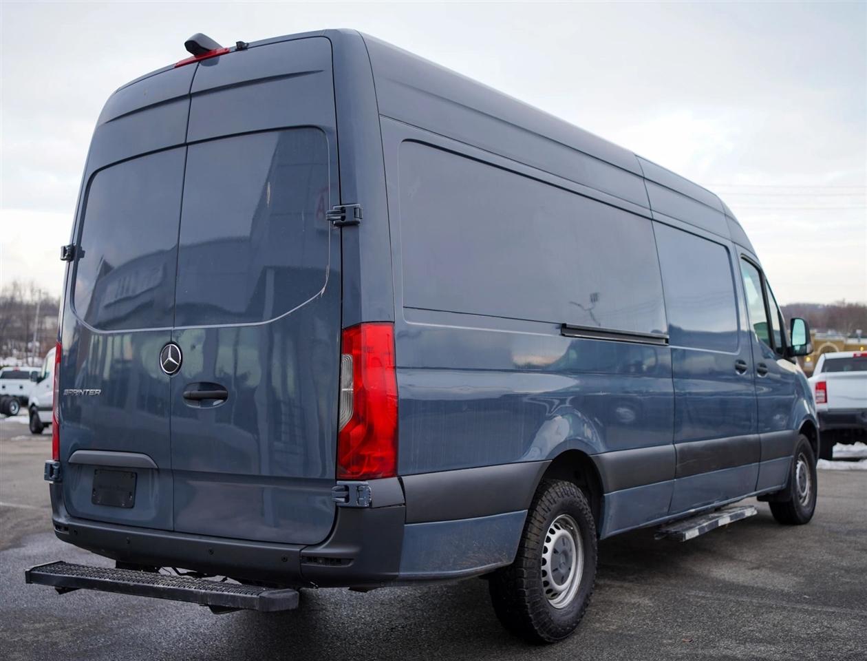 Mercedes-Benz Sprinter 3500 Wagon High Roof 170-in. WB 2019