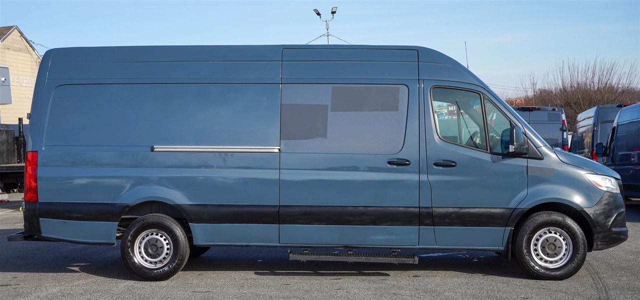 Mercedes-Benz Sprinter 3500 Wagon High Roof 170-in. WB 2019