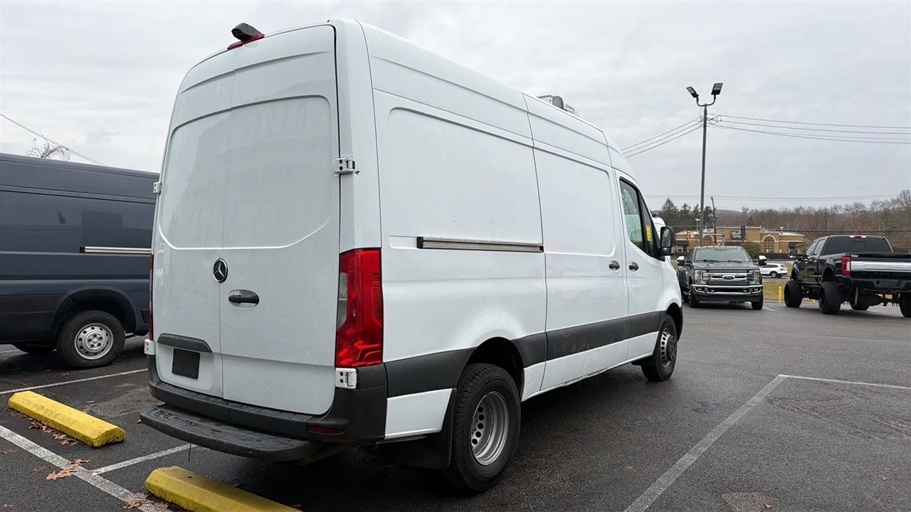 Mercedes-Benz Sprinter 3500 Wagon 144-in. WB 2019