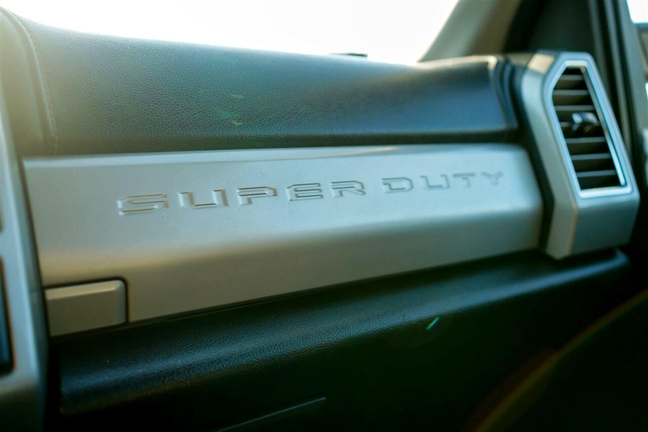 Ford F-350 SD Lariat Crew Cab Long Bed DRW 4WD 2017