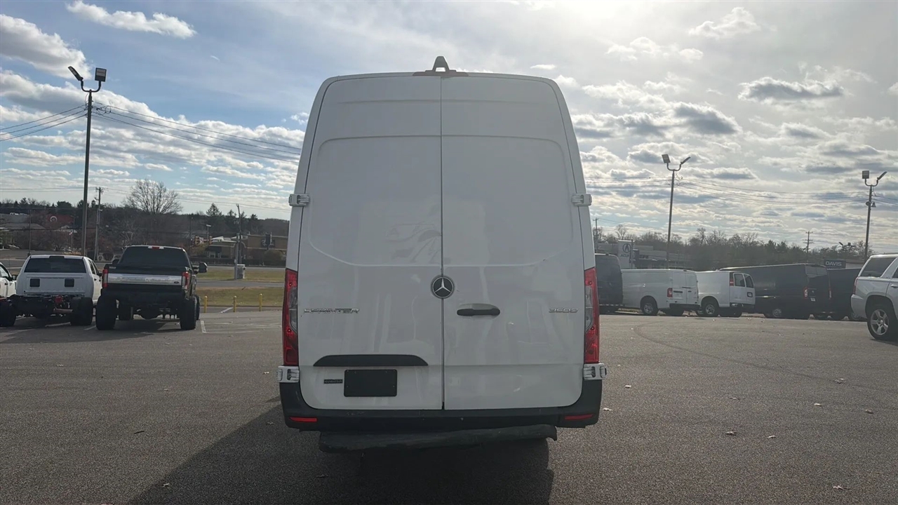 Mercedes-Benz Sprinter 3500 170-in. WB 2021