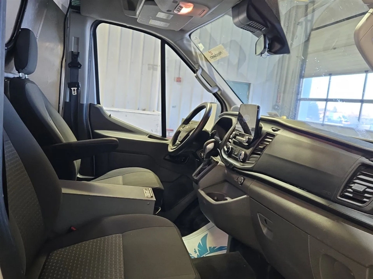 Ford Transit 250 Van Med. Roof w/Sliding Pass. 148-in. WB 2020