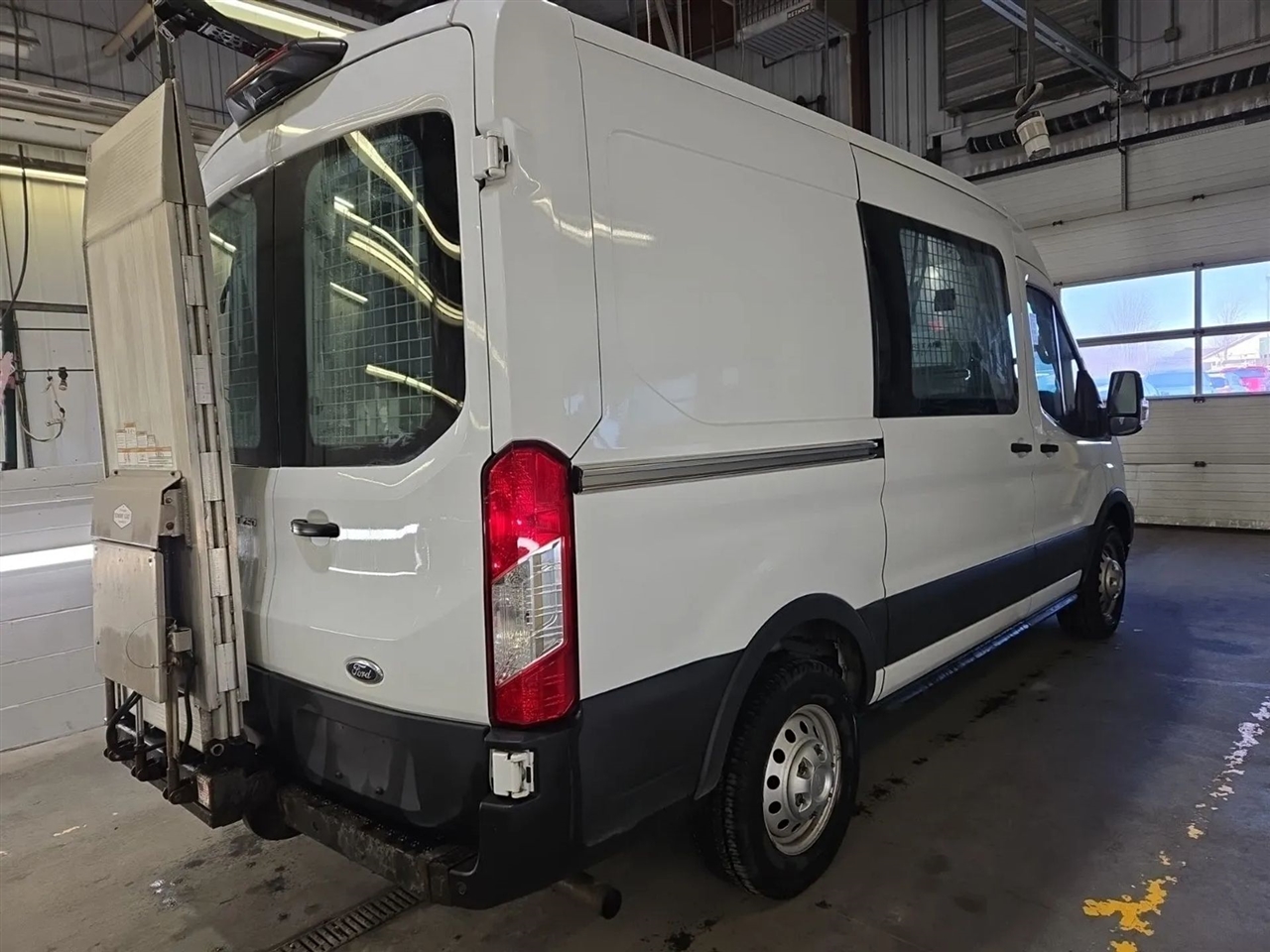 Ford Transit 250 Van Med. Roof w/Sliding Pass. 148-in. WB 2020