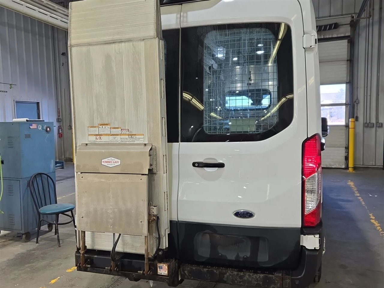 Ford Transit 250 Van Med. Roof w/Sliding Pass. 148-in. WB 2020