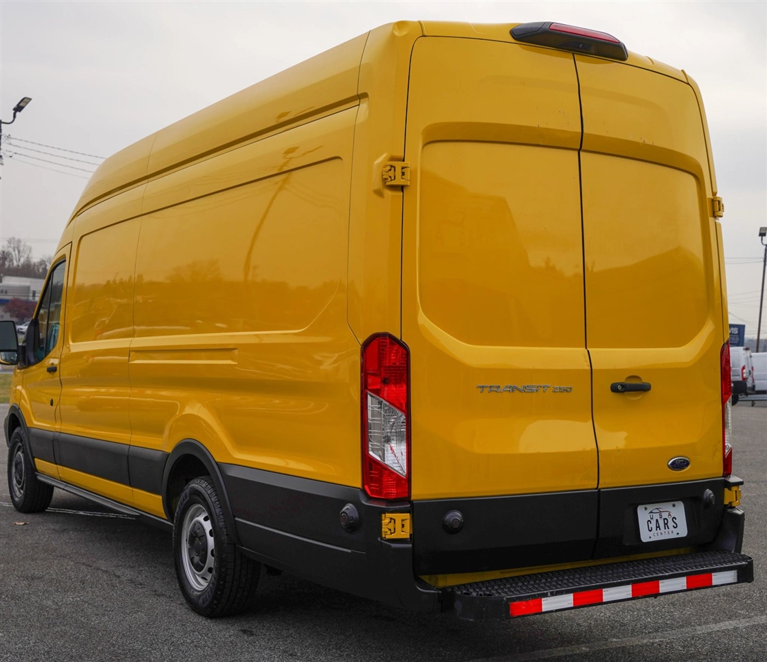 Ford Transit 250 Van High Roof w/Sliding Pass. 148-in. WB EL 2019